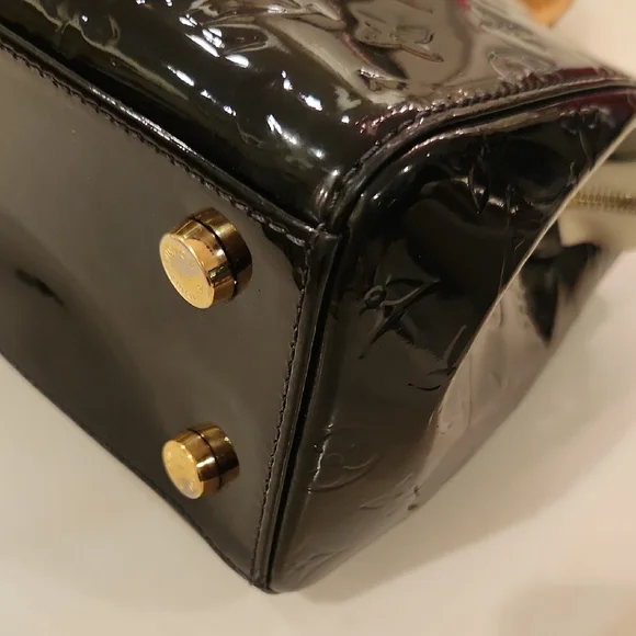 Louis Vuitton Brea In Black Vernis. Stunning LV Bag! With Free COA! - Picture 6 of 15